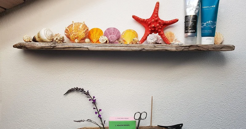 What is the rule of three for shelves?